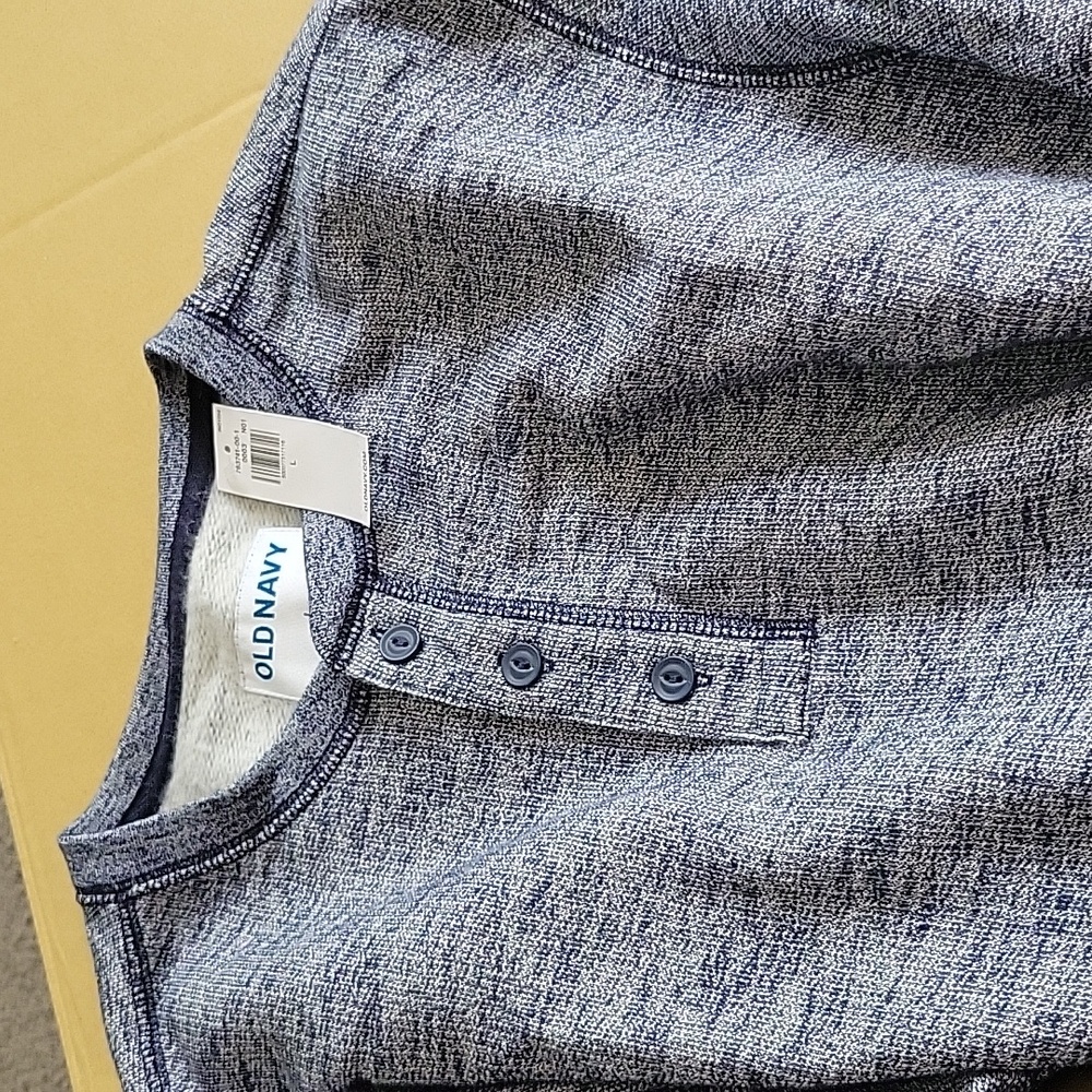 Old Navy Long Sleeve shirt